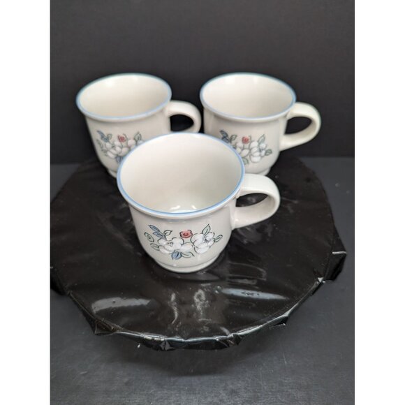 Chantilly Fleur de Lune Floral Coffee Mug Stoneware Stackable 8 Oz Lot of 3 - Picture 2 of 9